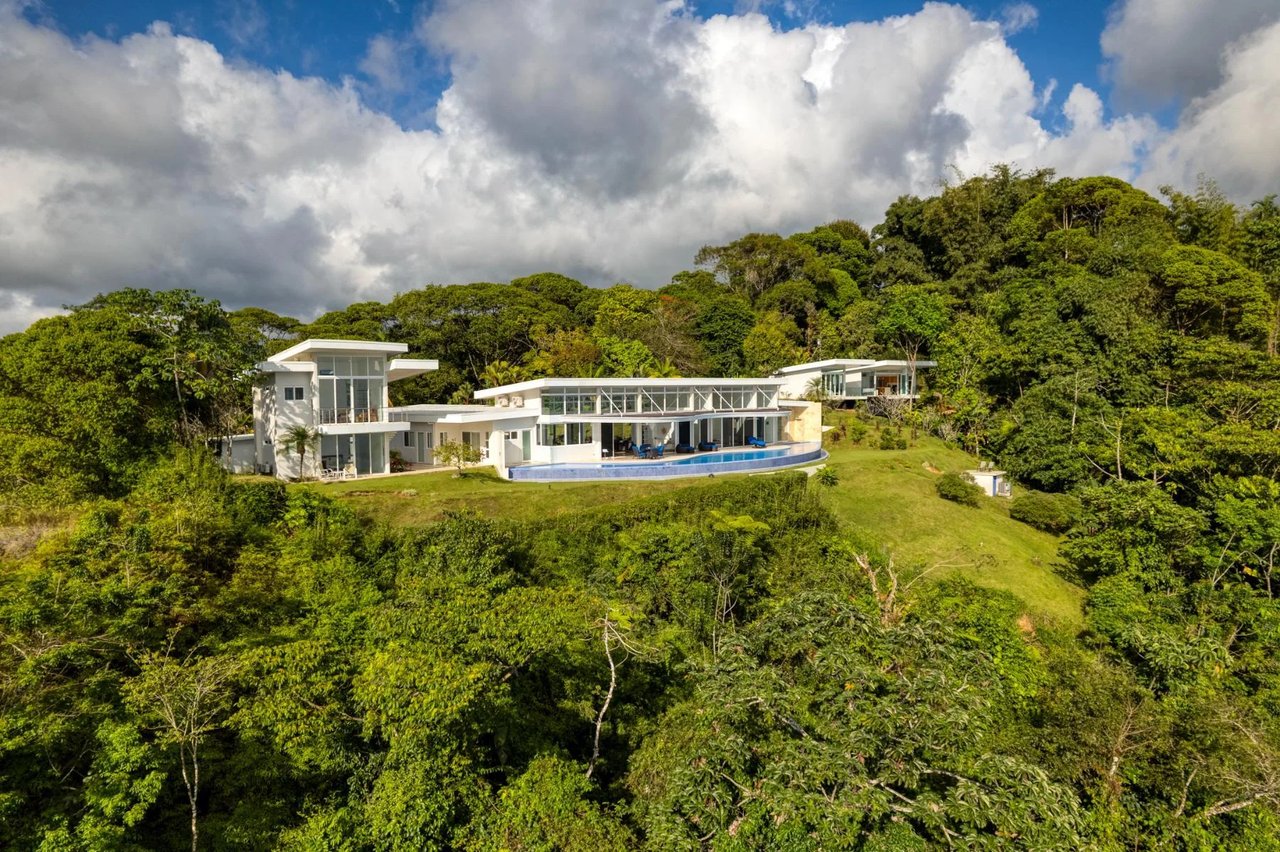 Solar Powered Luxury Home, Dominical, Puntarenas
