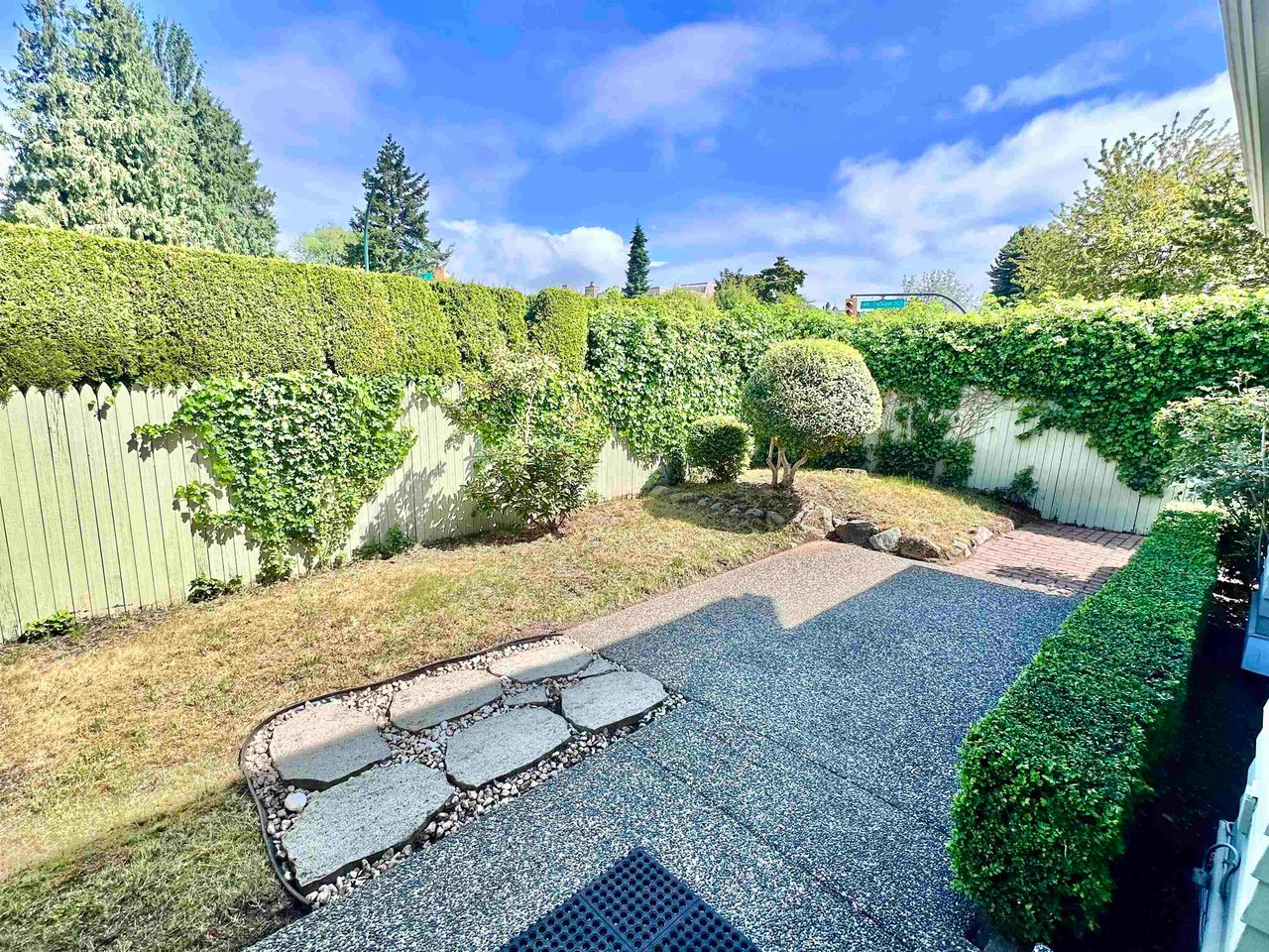 2602 Point Grey Rd