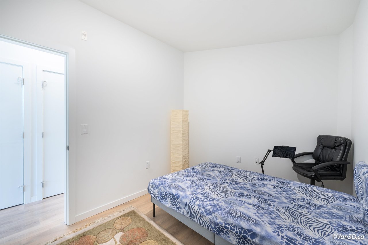 501-725 Marine Dr