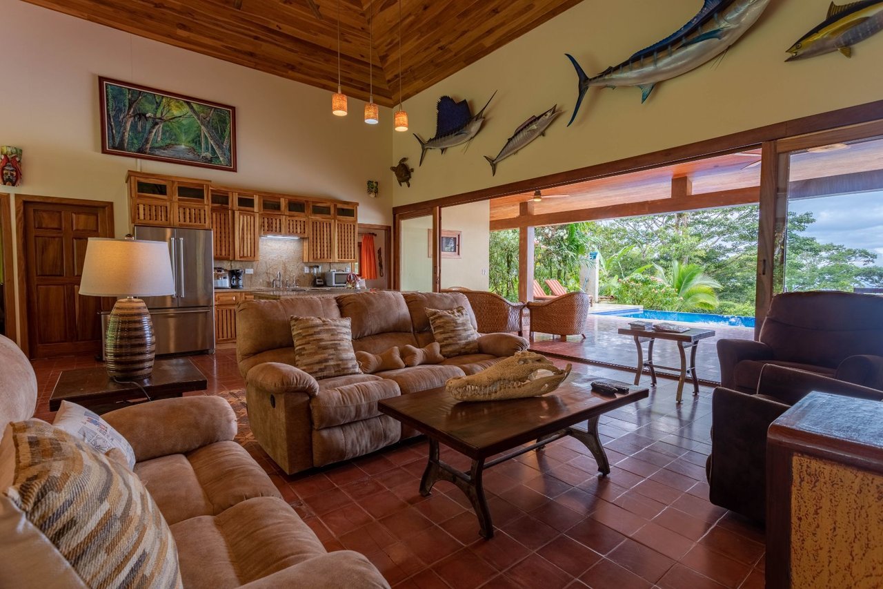 Solar Powered Ocean View Estate, Dominical, Puntarenas