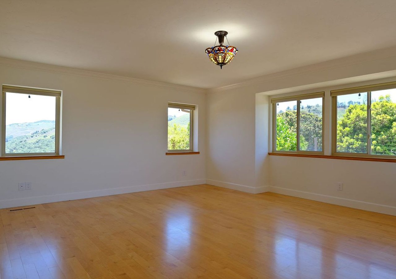 23730 Spectacular Bid Ln