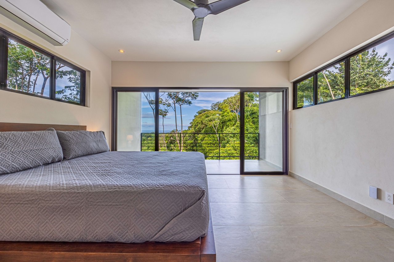 OUTSTANDING UVITA GEM, HIDDEN IN THE CANOPY WITH OCEAN AND MOUNTAIN VIEWS