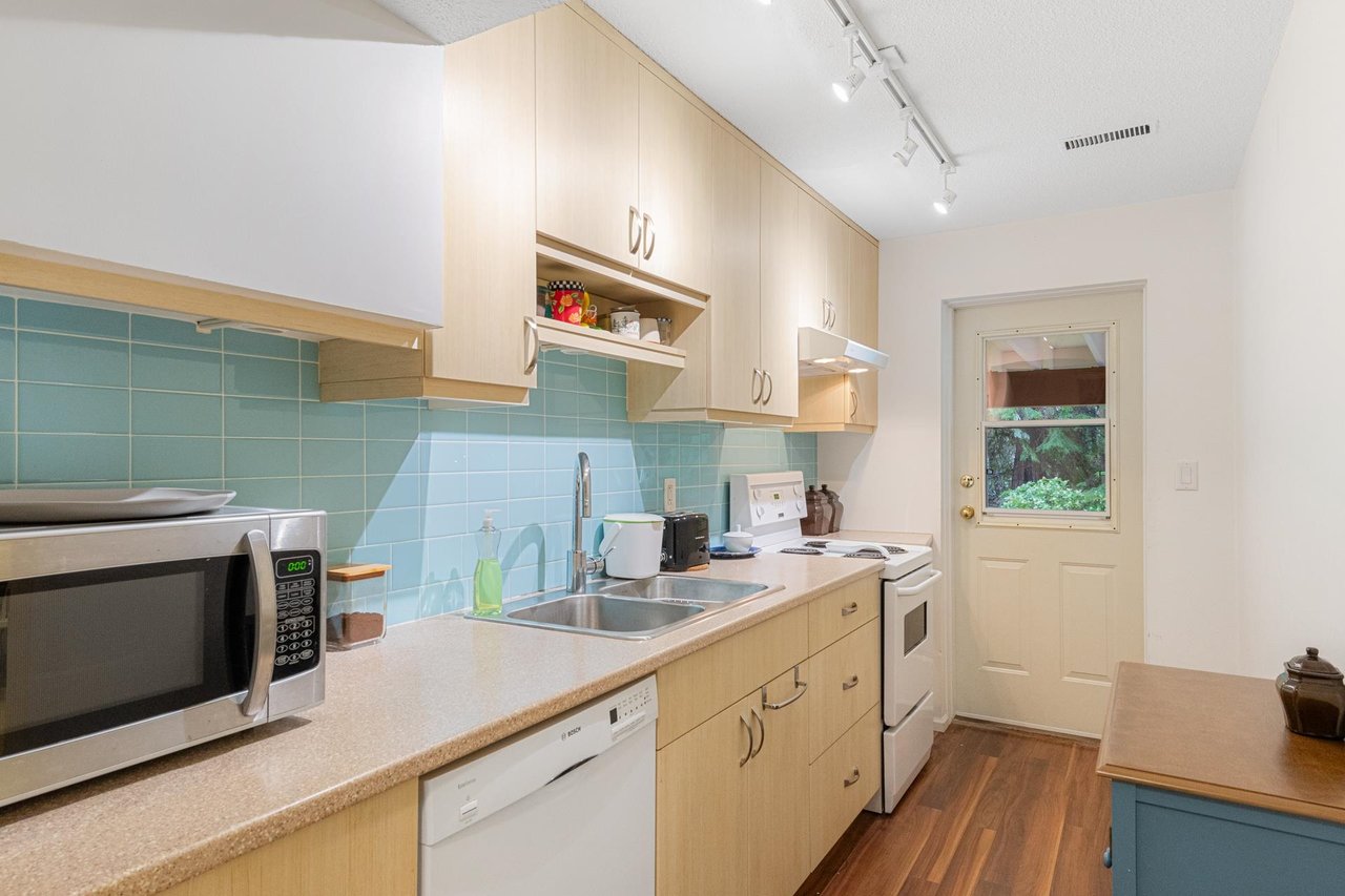 1760 Medwin Pl