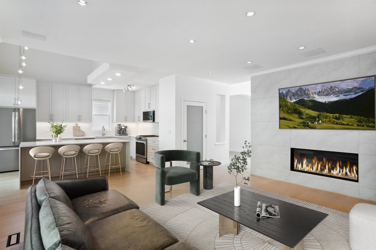 1699 Arbutus Pl