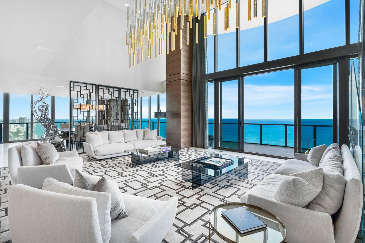 Regalia Sunny Isles PH 43