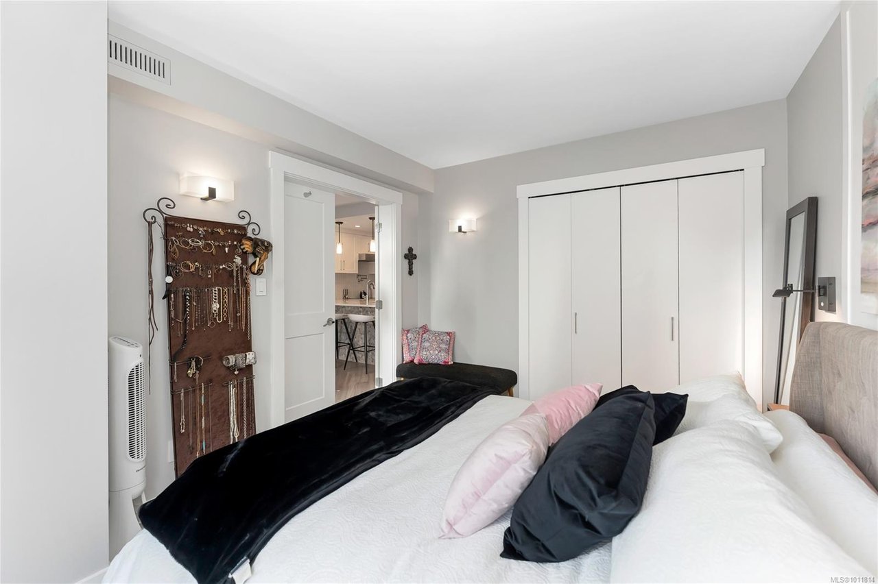 803-930 Yates St, Victoria