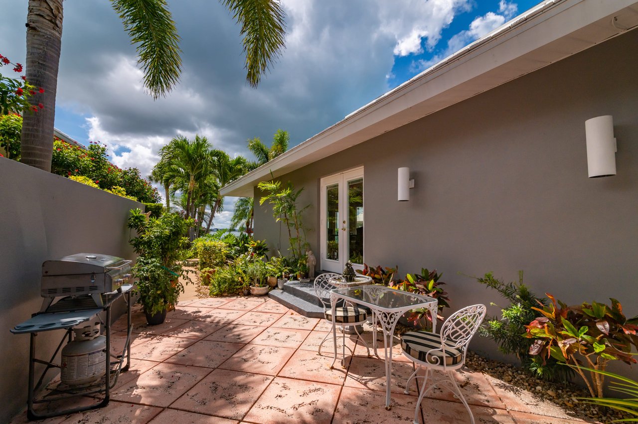 Prestigious Address in Lido Shores