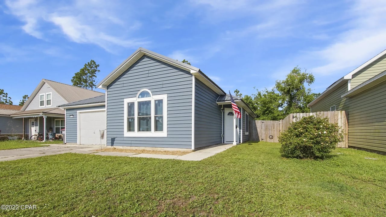 6605 LAKE JOANNA Circle