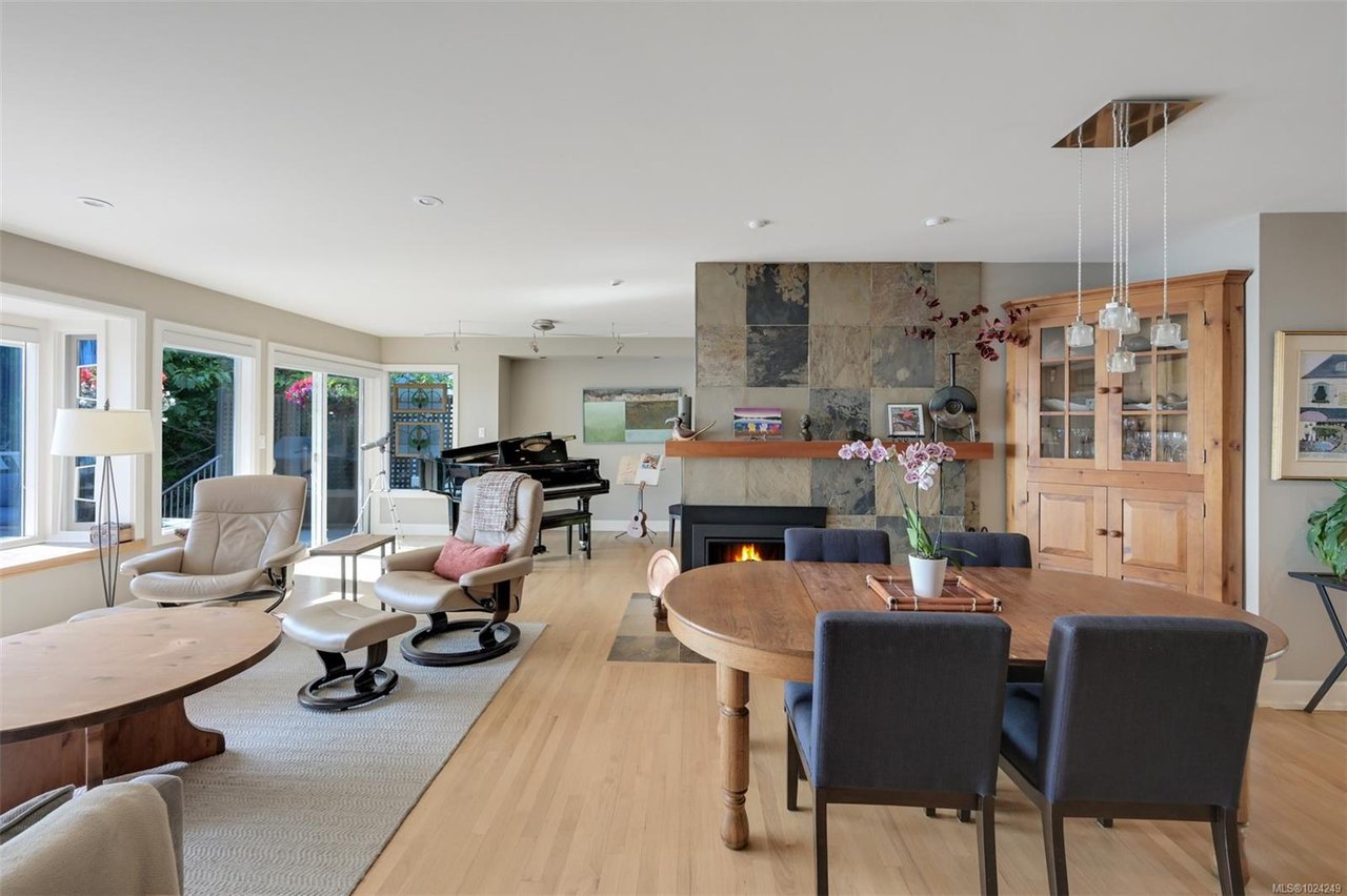 5299 Parker Ave