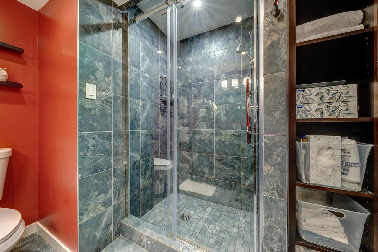 4-2548 Snowridge Cres