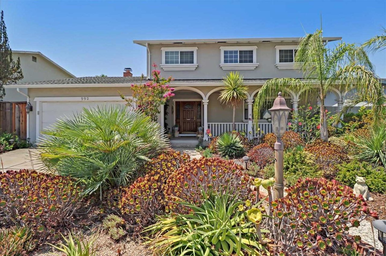 992 Redmond AVE