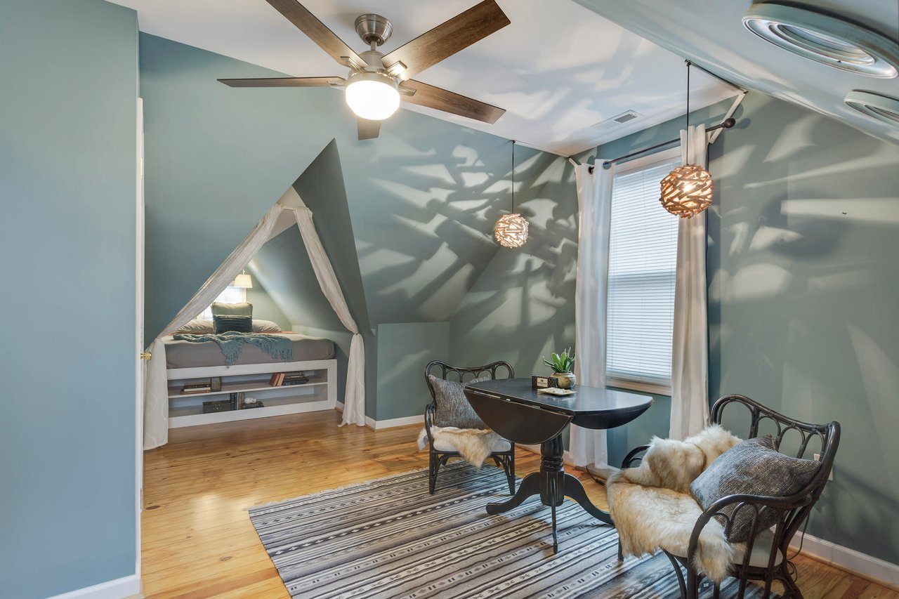 Chic Meets Functional in Des Peres