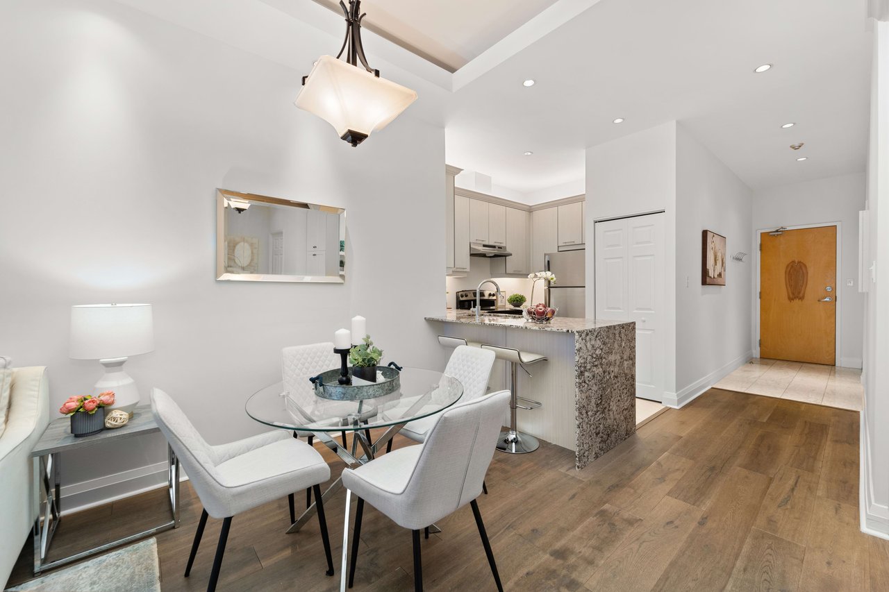 #203-8 Wellesley Street E