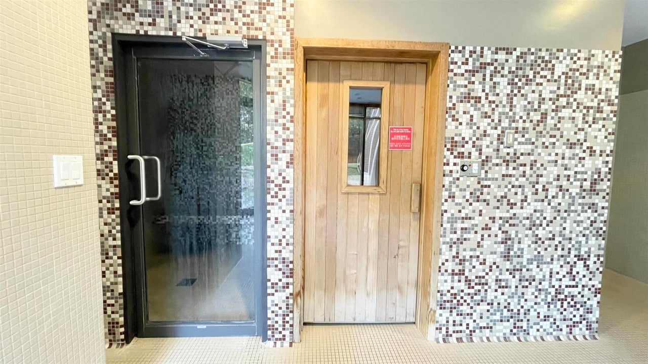 2903-7088 18th Ave