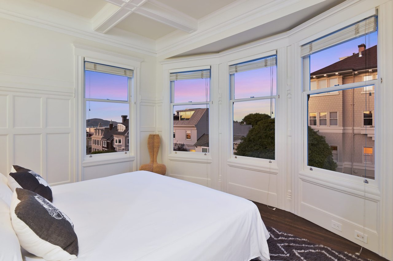 Designer-Renovated 3BD Cow Hollow Condo