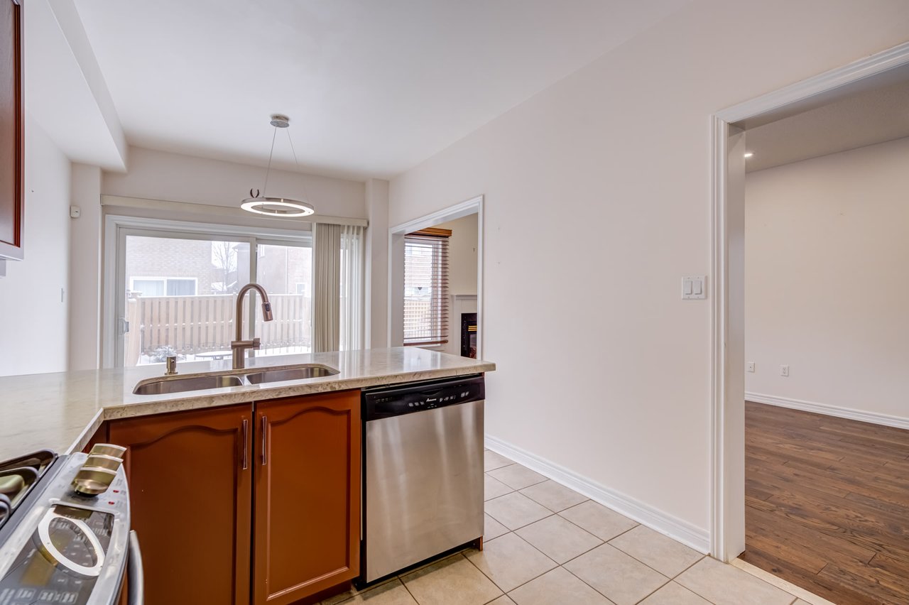 11 Cathmar Dr