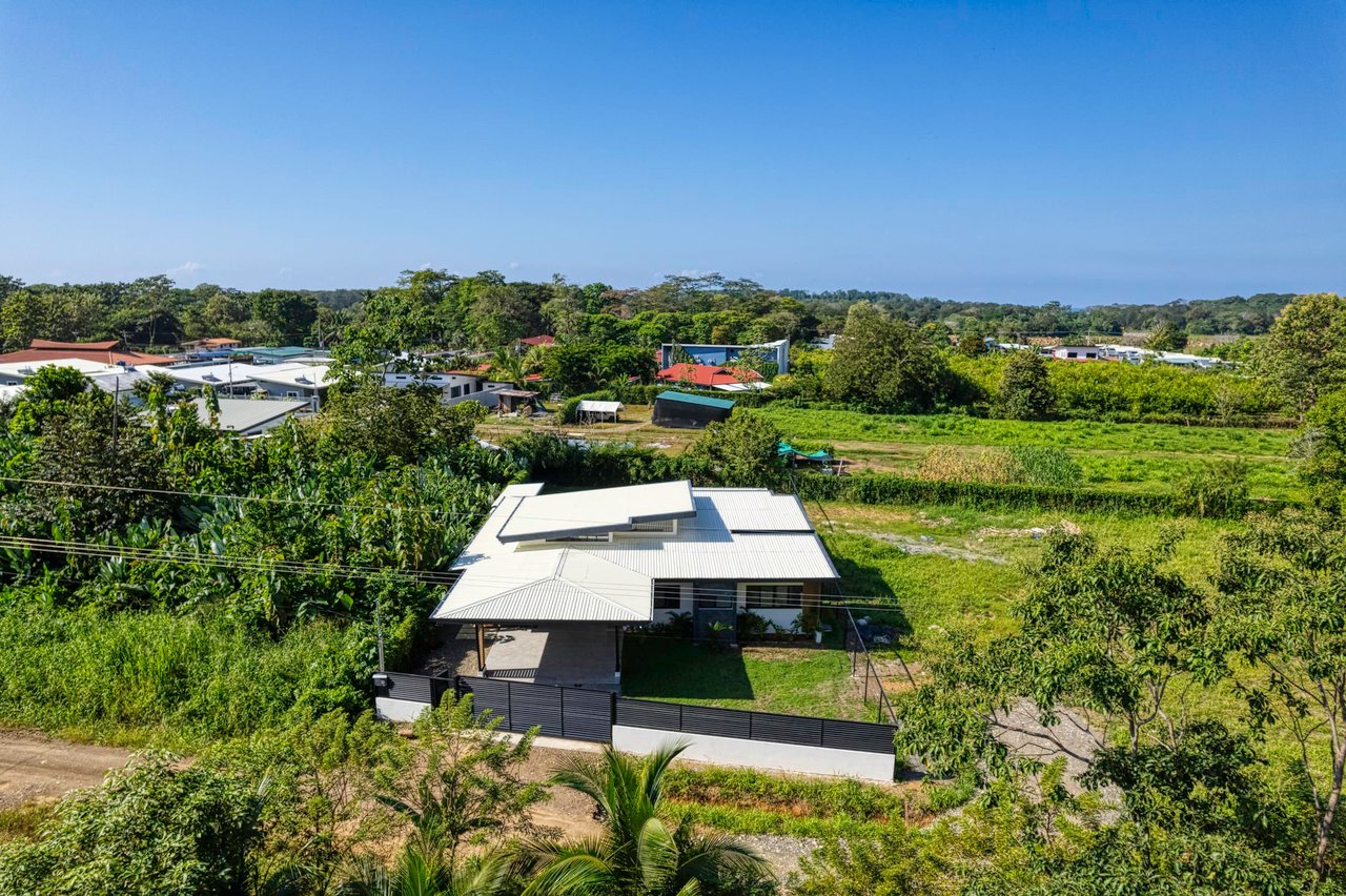 Luxury Beach House in Uvita