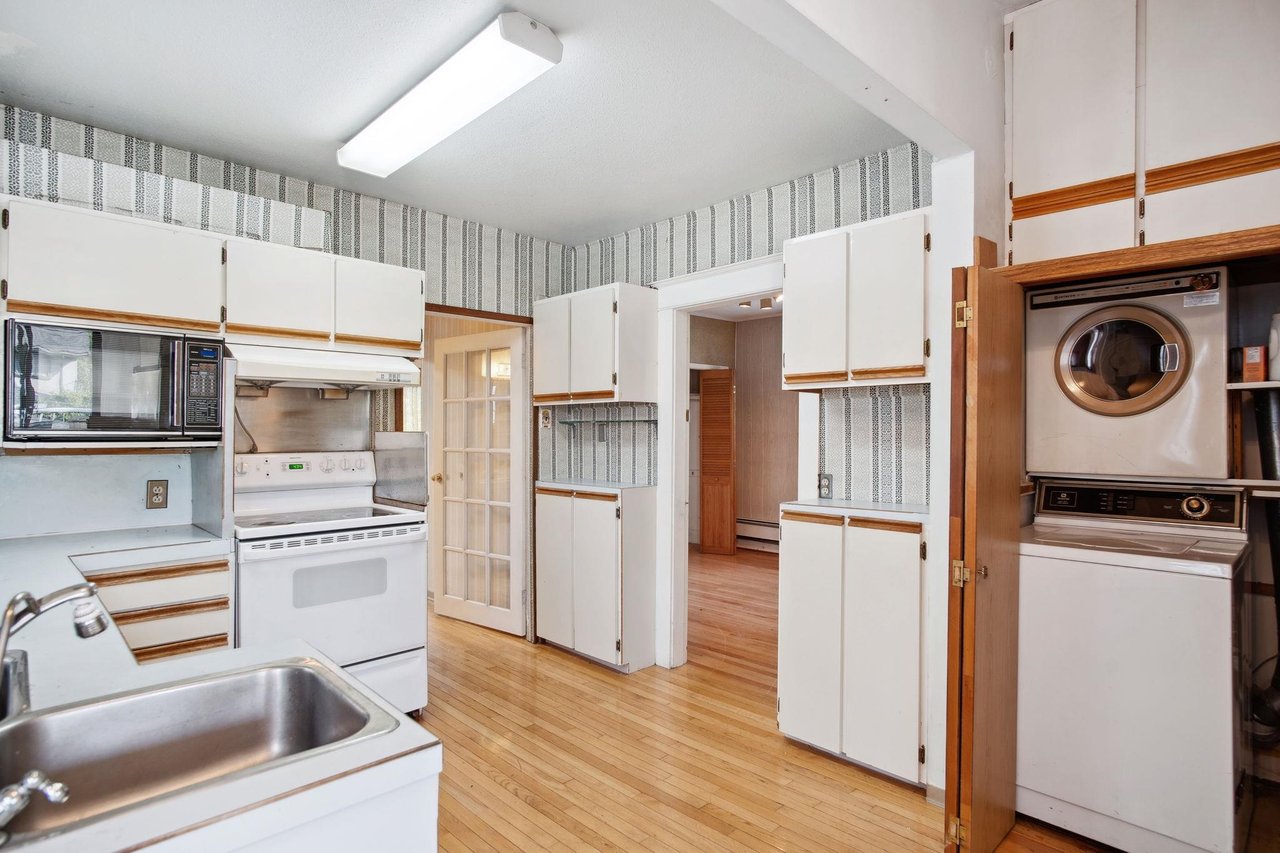 45 W 15th Ave