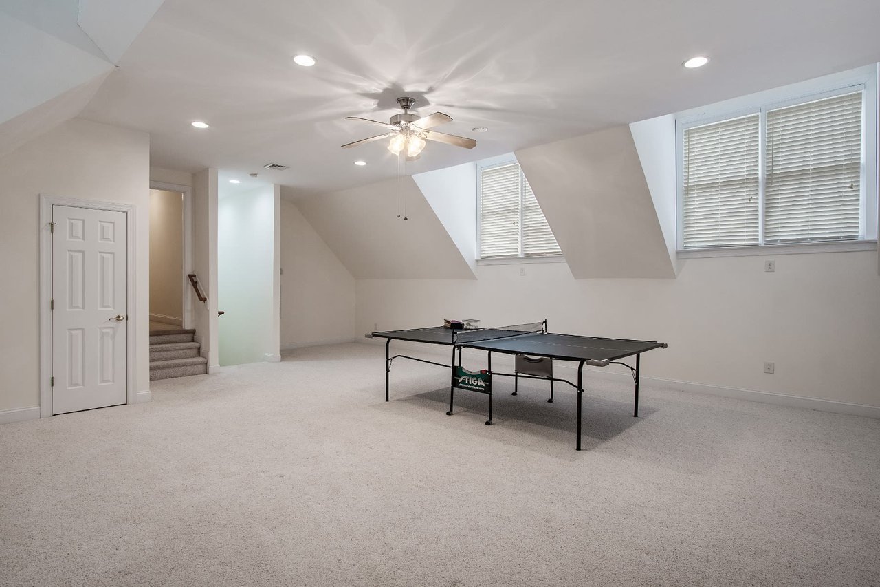 11591 Royal Lane
