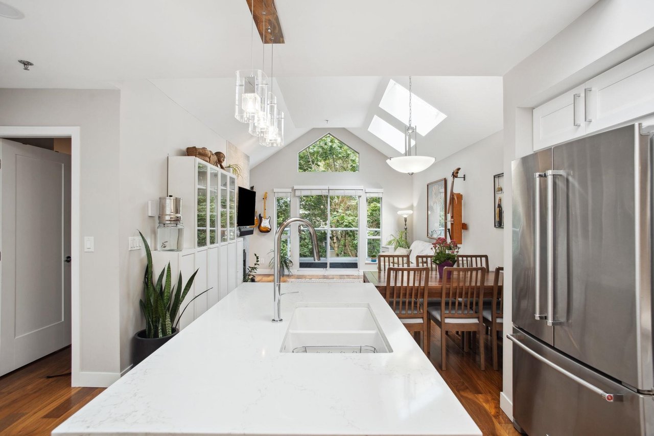 401-3720 W 8th Avenue, Vancouver