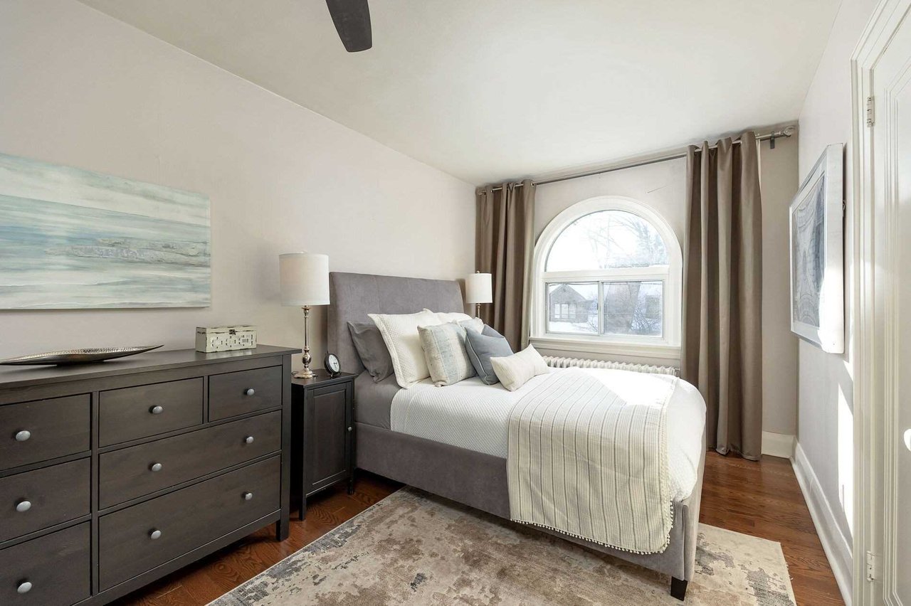 17 Rosewell Ave
