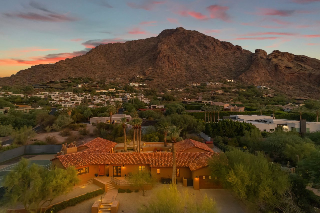 Scenic Homes in Paradise Valley