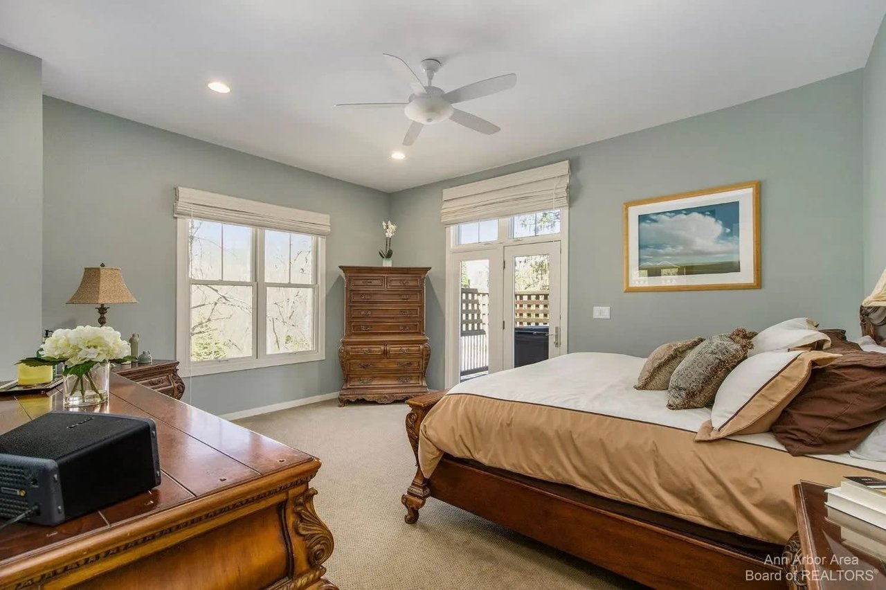 2566 Thornapple Drive, Ann Arbor, MI 48103