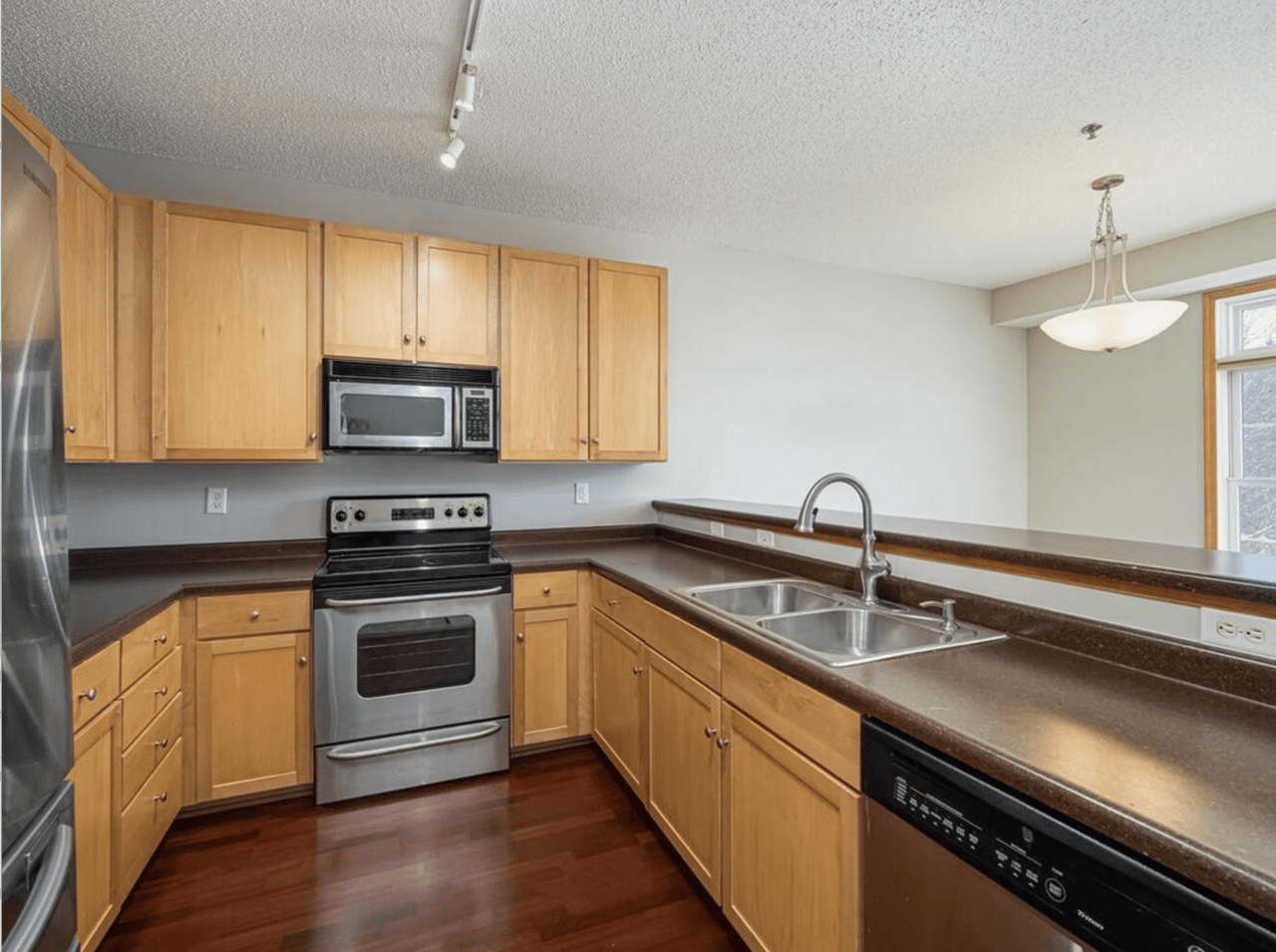 2100 Old School Road, Mound, MN