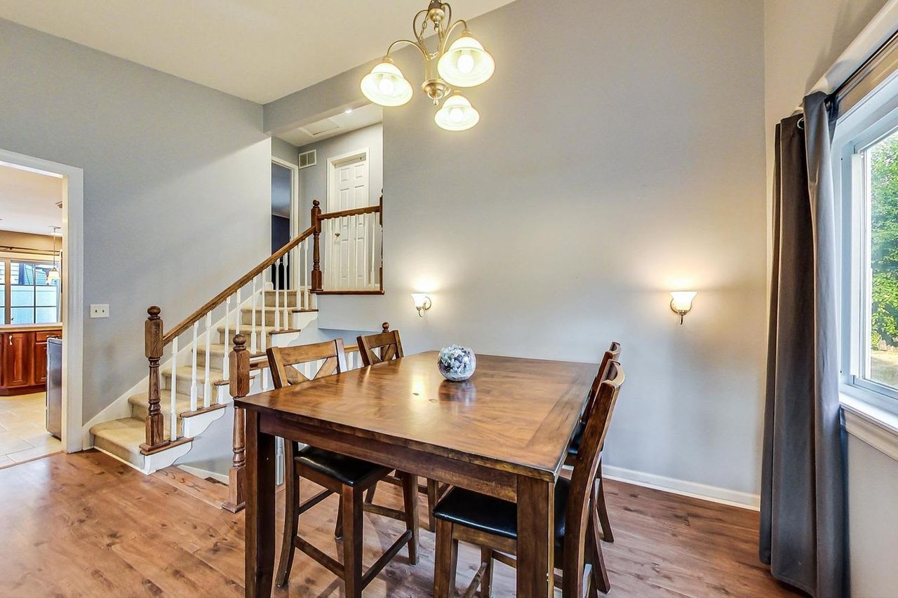 2S581 Continental Dr