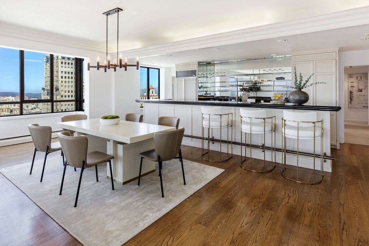 2,027 SqFt Corner View Condo On Nob Hill