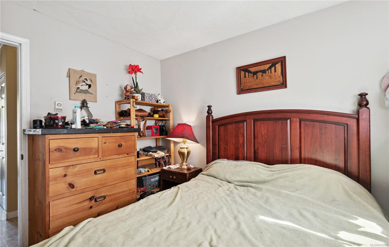 305 Lake Park Rd, Lake Cowichan
