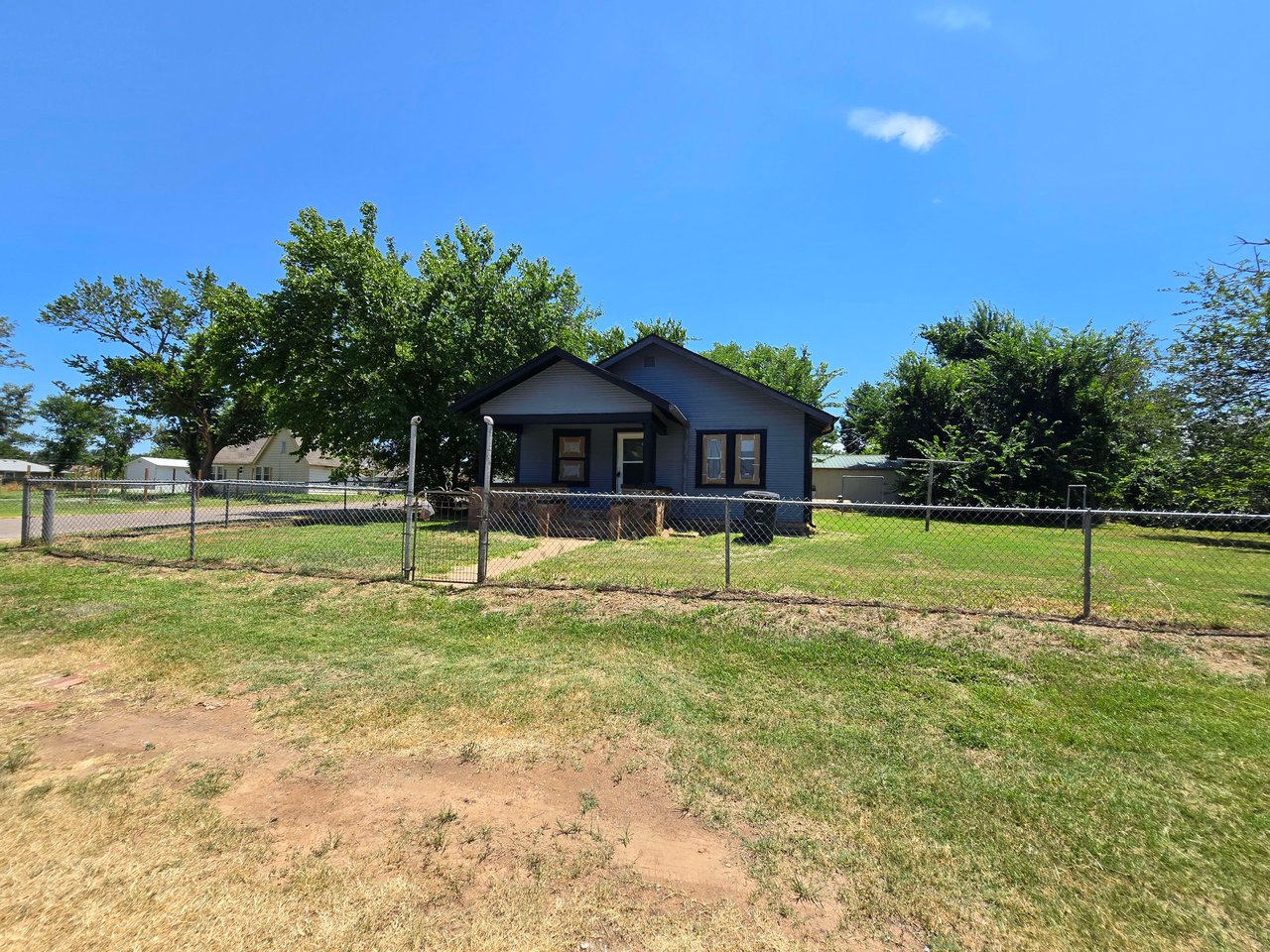 617 N Bonita