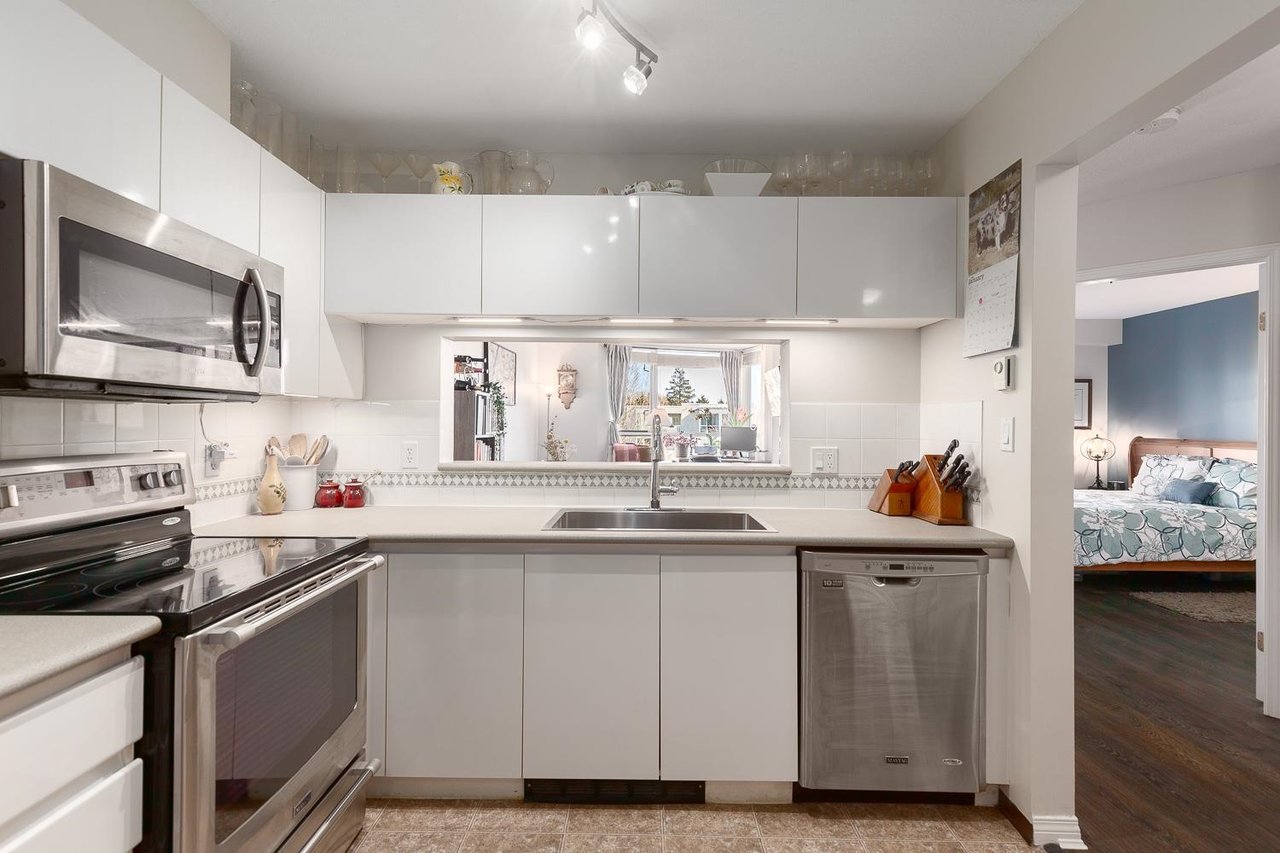 408-8460 Jellicoe St