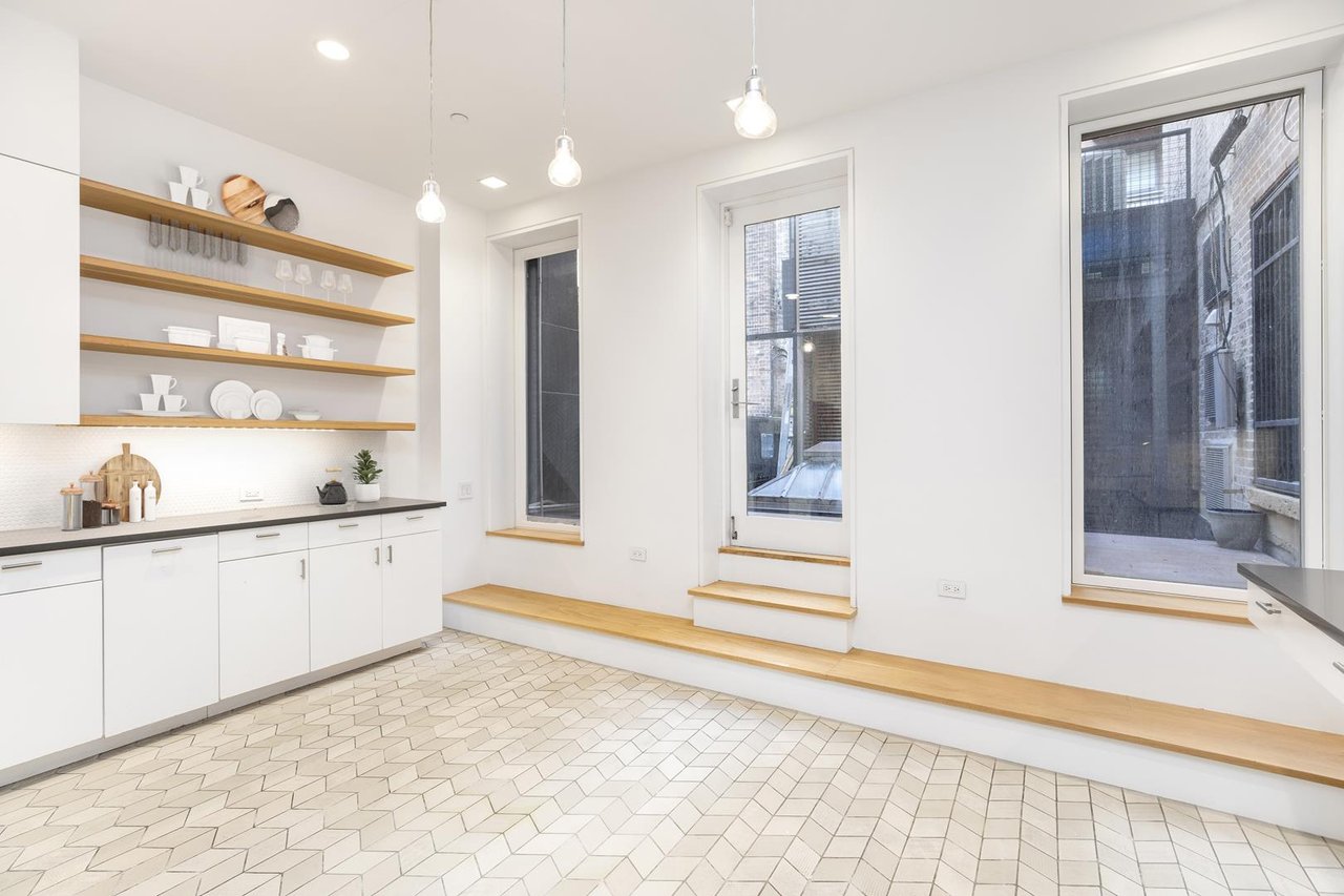 428 Greenwich Street, Apt THOUSE