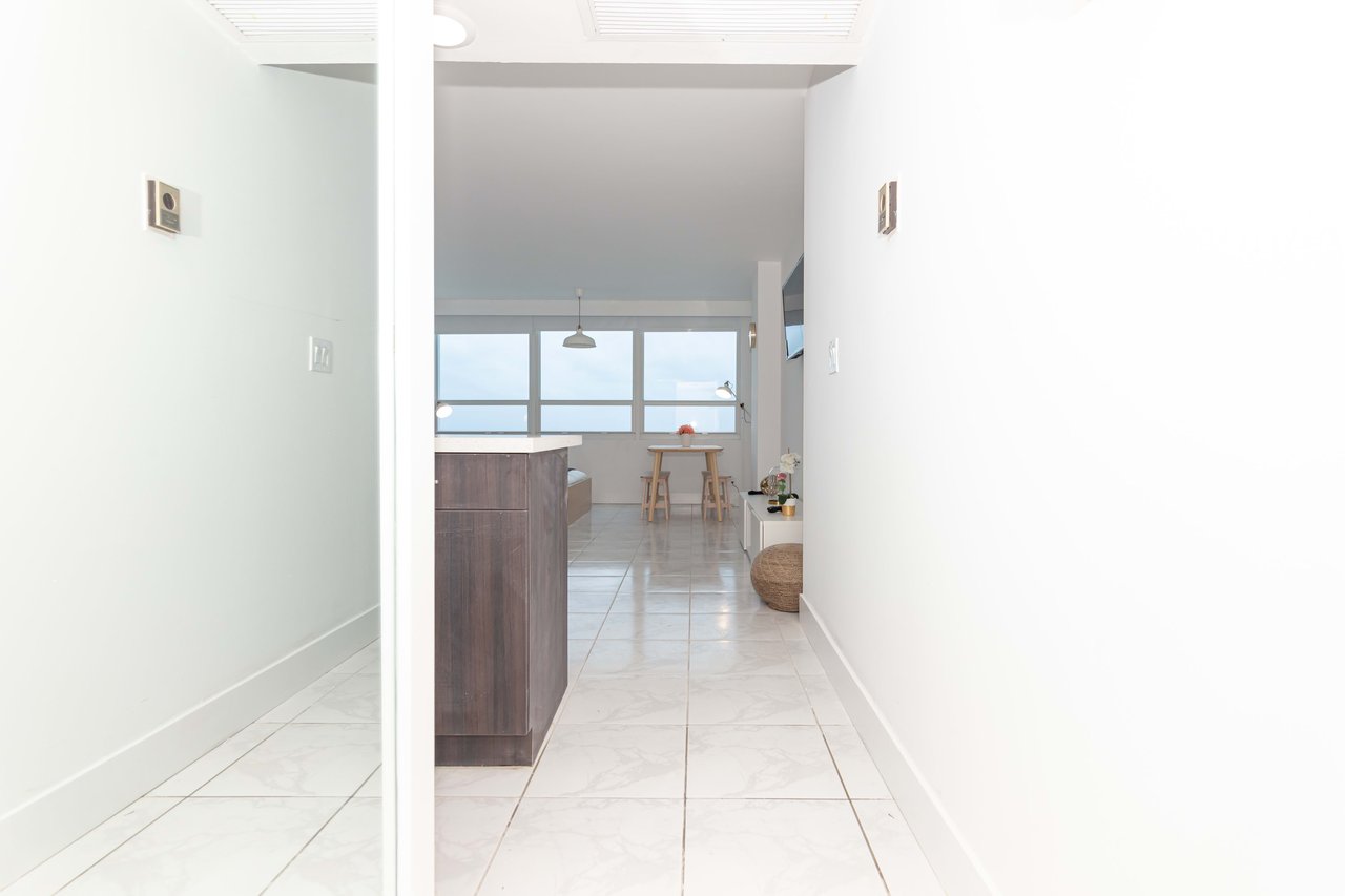 5445 Collins Ave #822 Miami Beach FL-33140