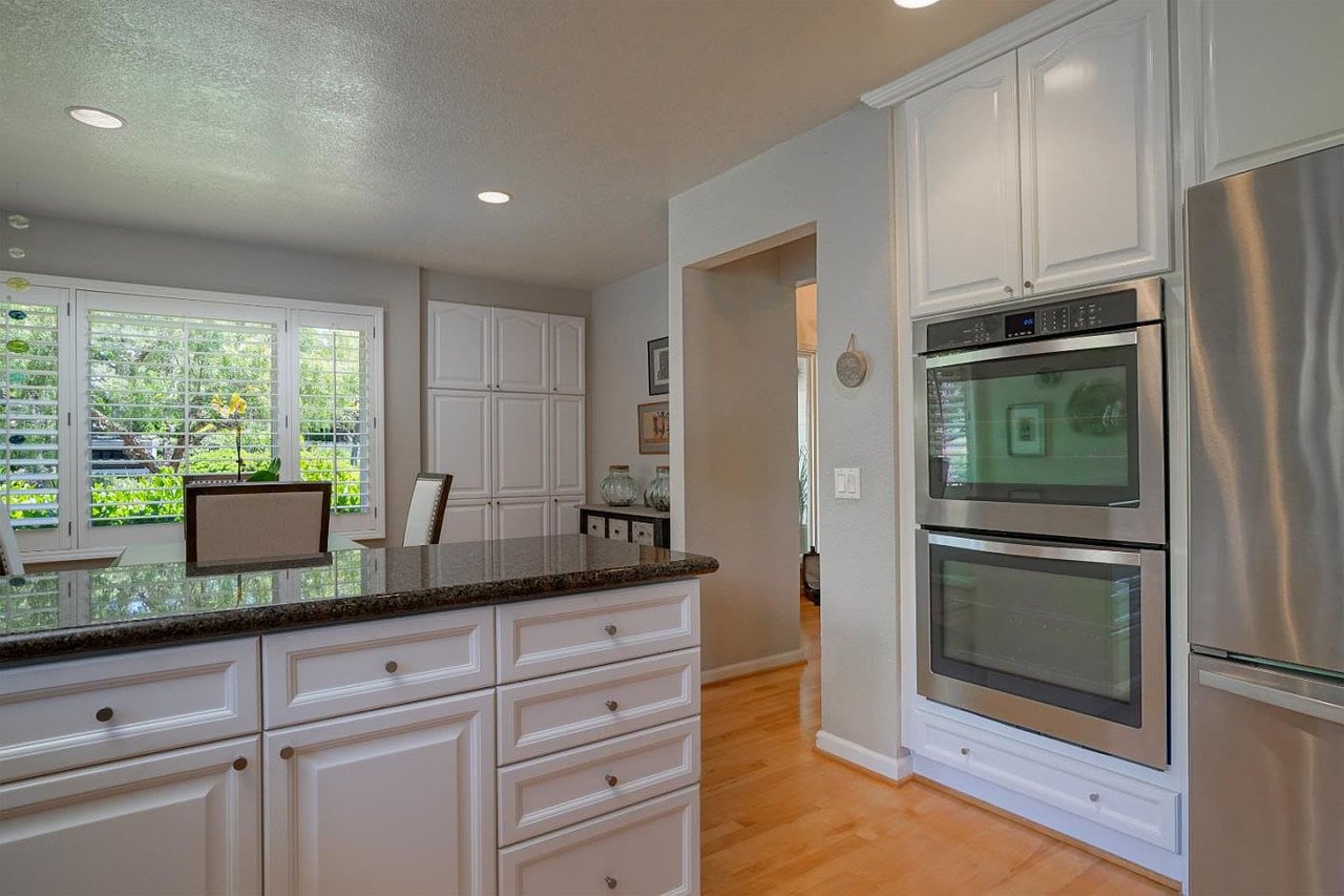 129 White Oaks Ln