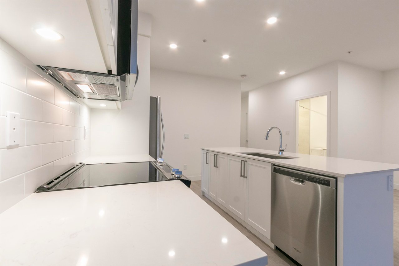 201-808 Gauthier Ave