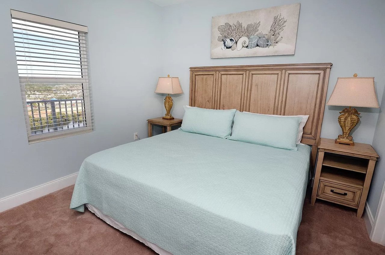 9860 S Thomas Drive Unit 1015