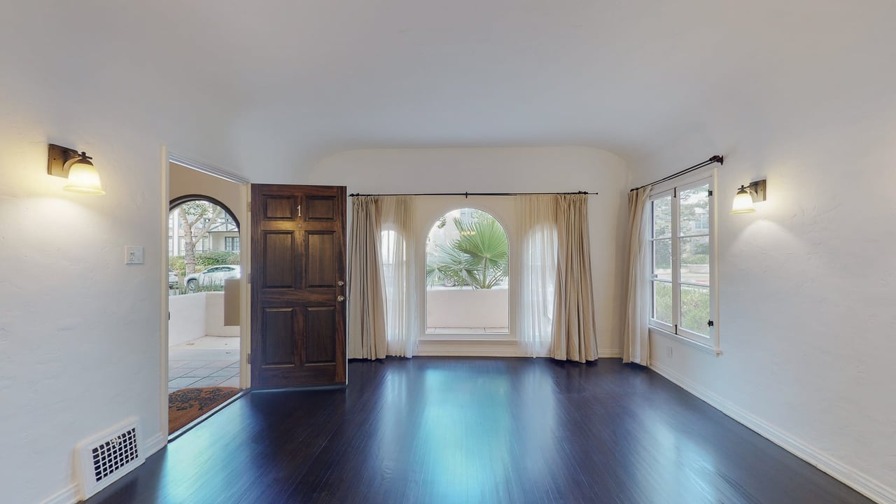 128 S Oakhurst Drive, Beverly Hills