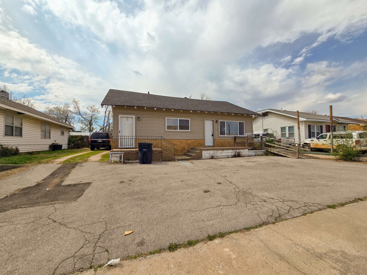 810 N Kickapoo