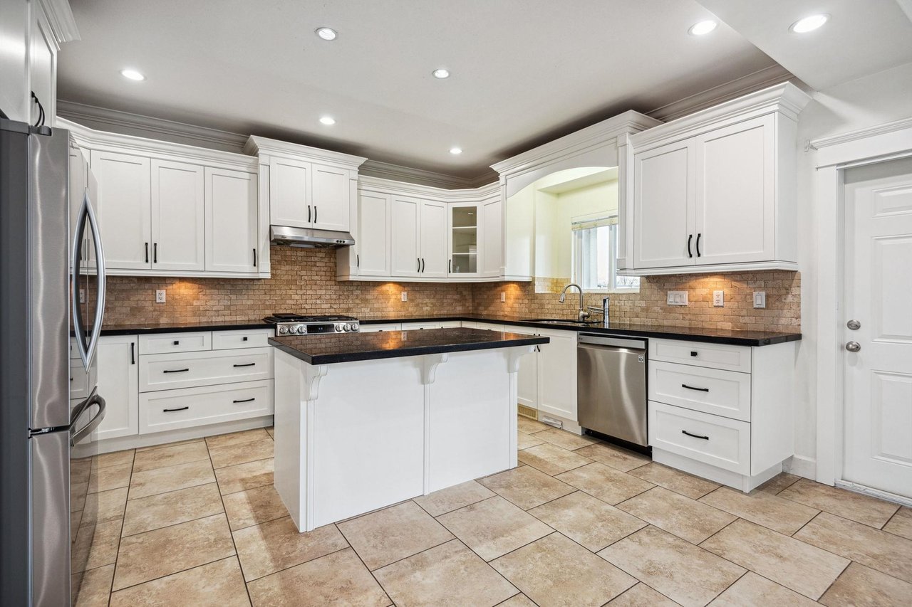 20307 98a Ave