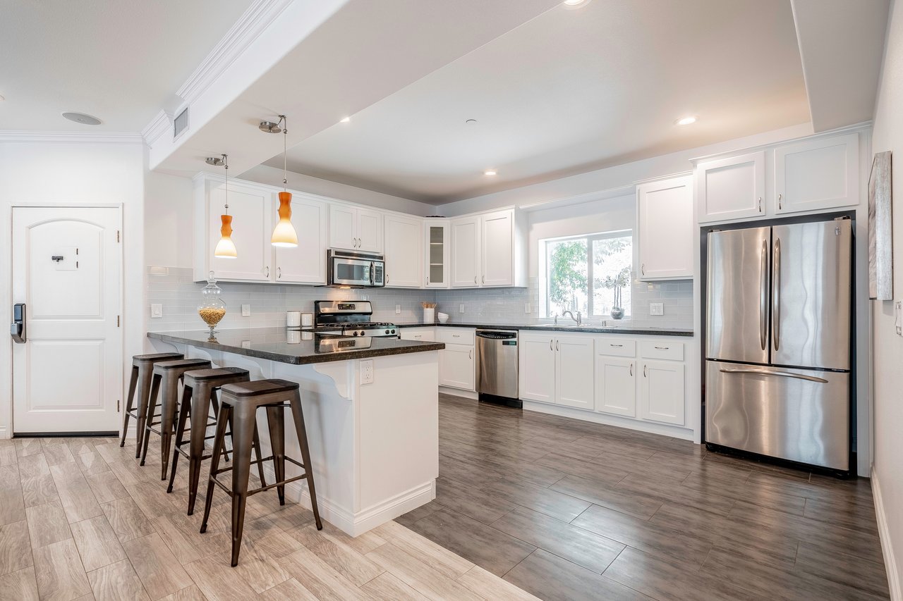 924 Palm Ave #101, West Hollywood, CA