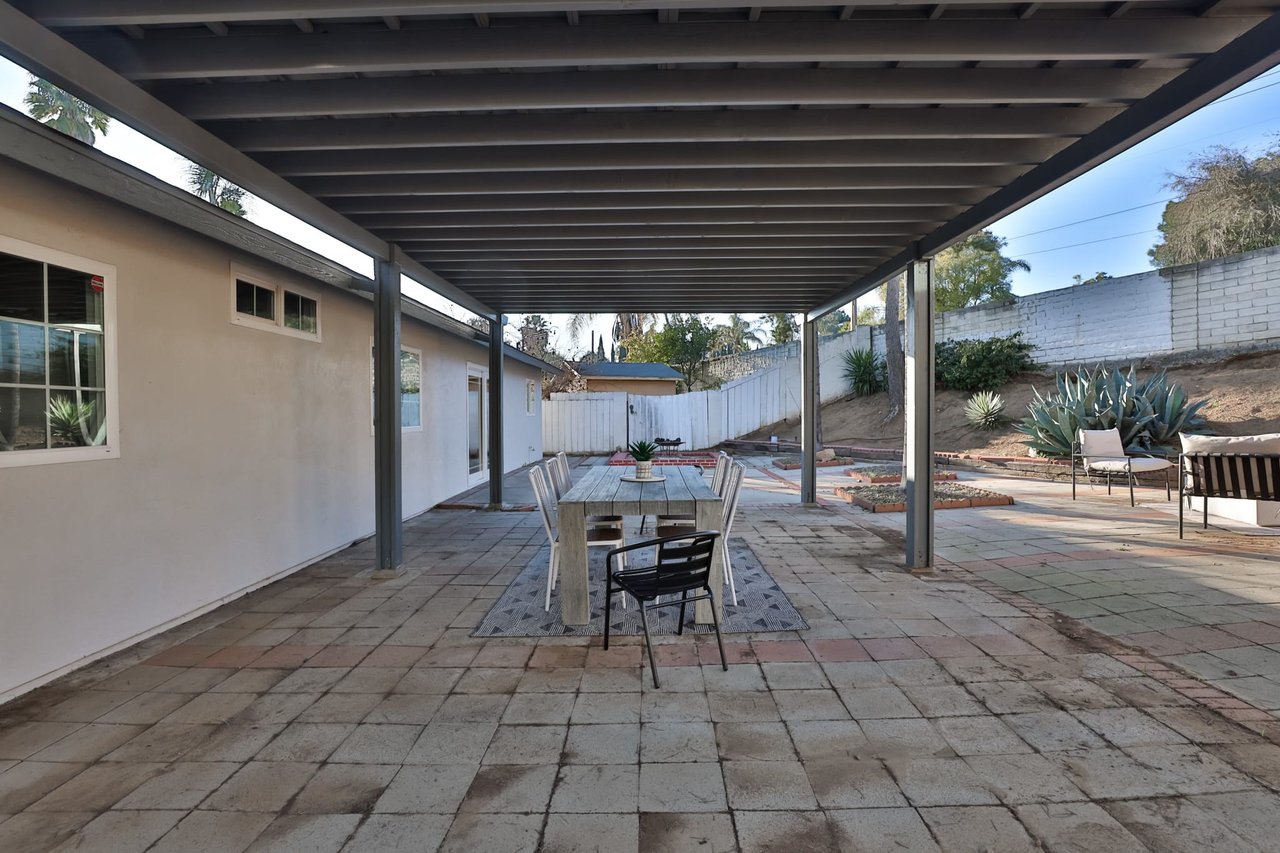 818 Eden Place
