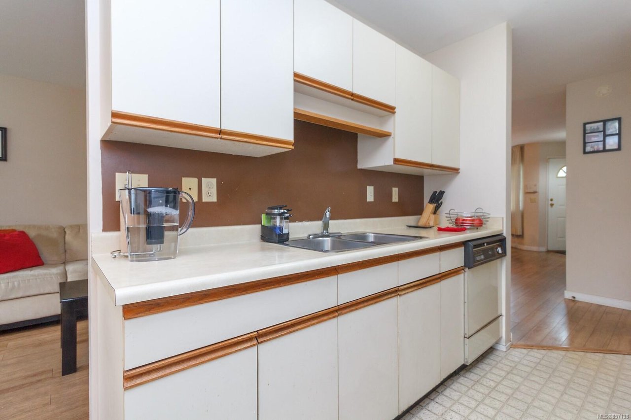 7-1550 North Dairy Rd, Saanich