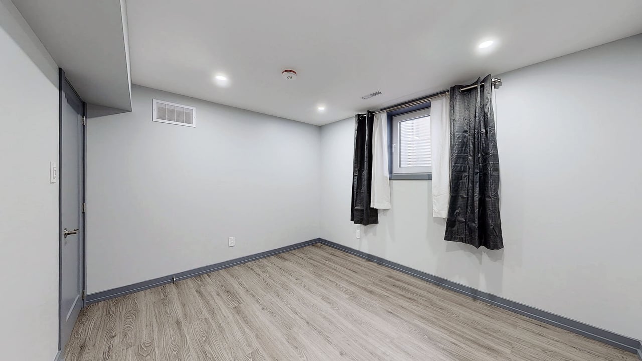 36 Jayfield Rd - Basement Unit