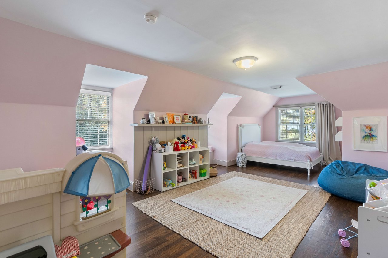 3627 Kingsboro Road NE