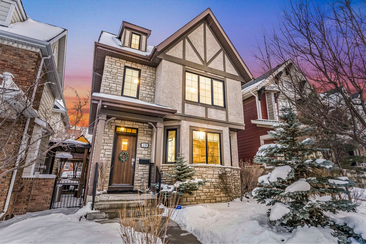 19 Tom Hoppe Mews SW