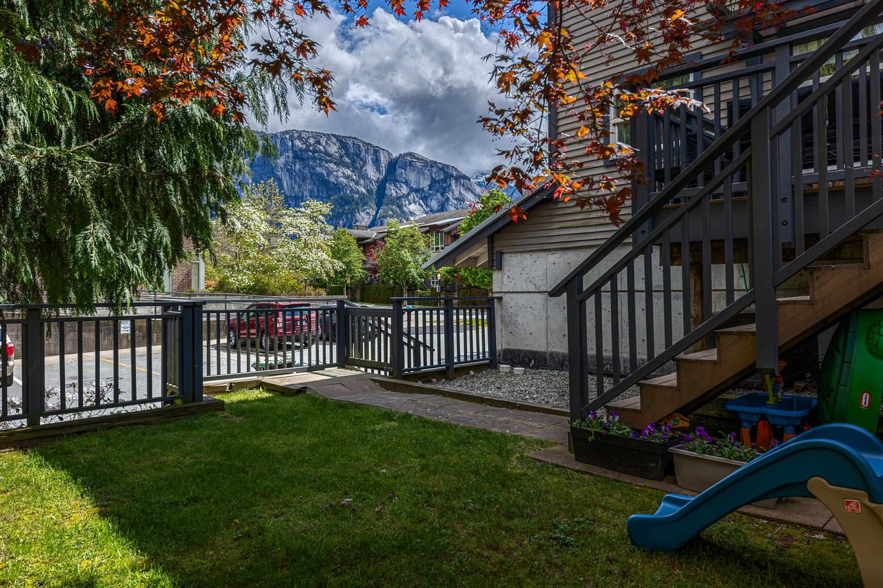 1195 Village Green Wy