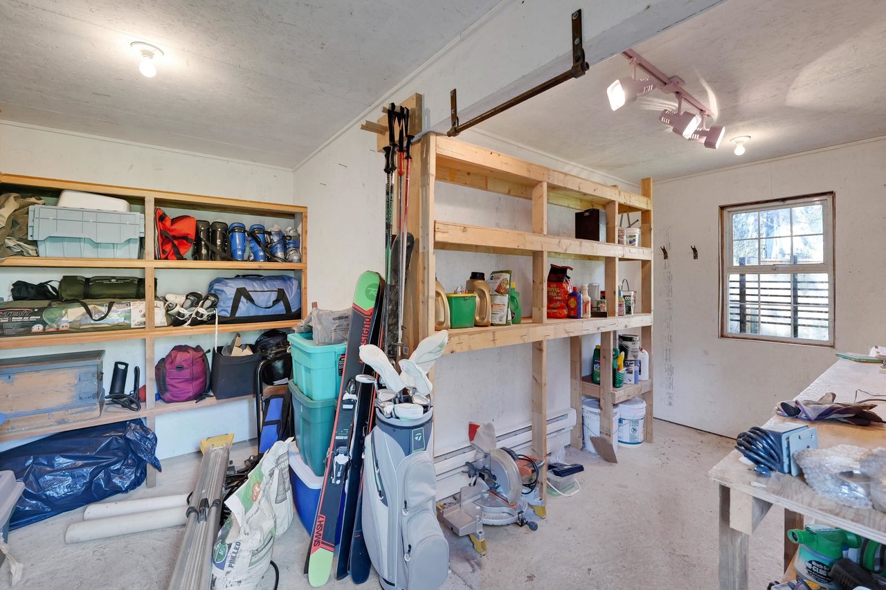 2548 Nairn Wy