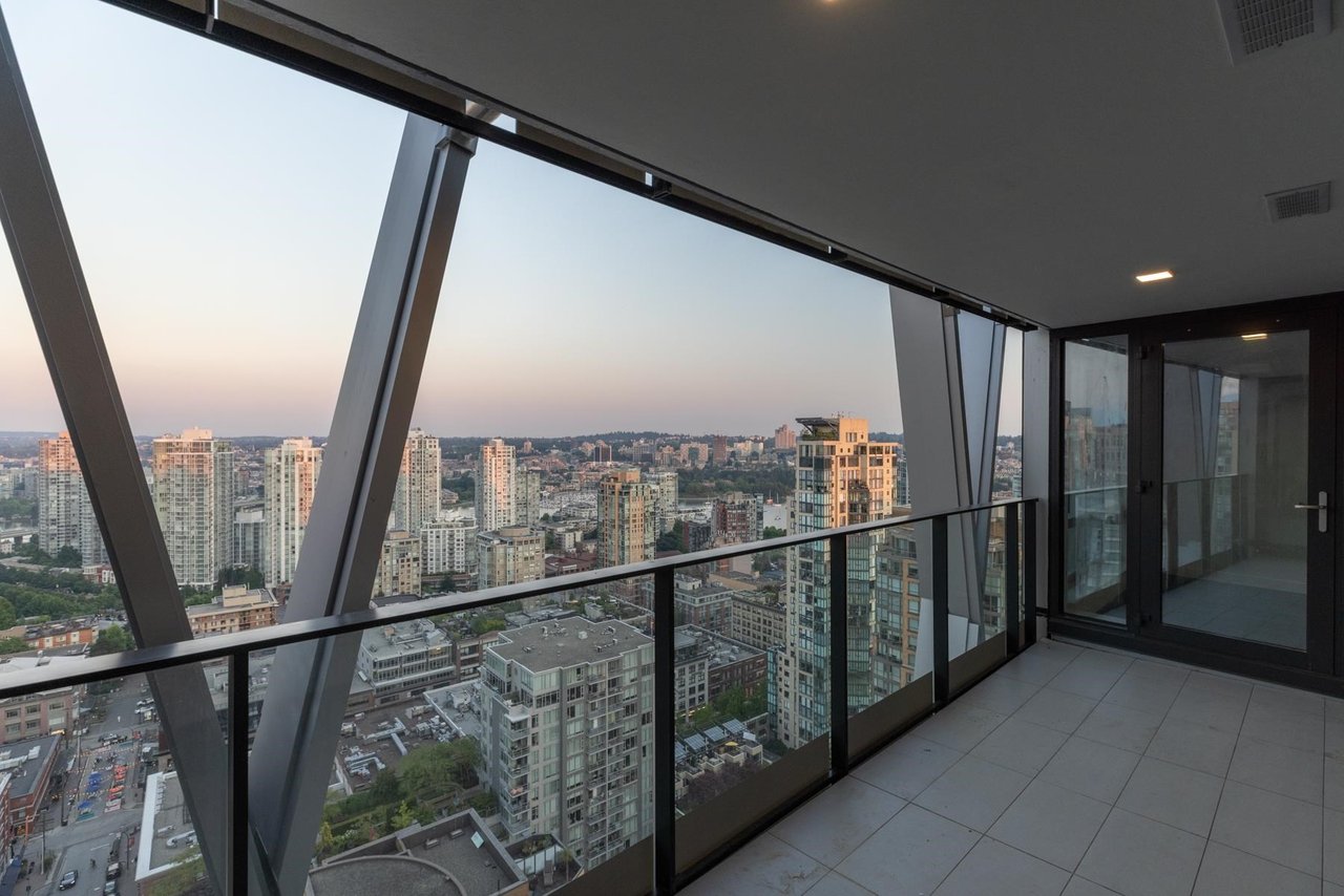 2803-1111 Richards Street, Vancouver